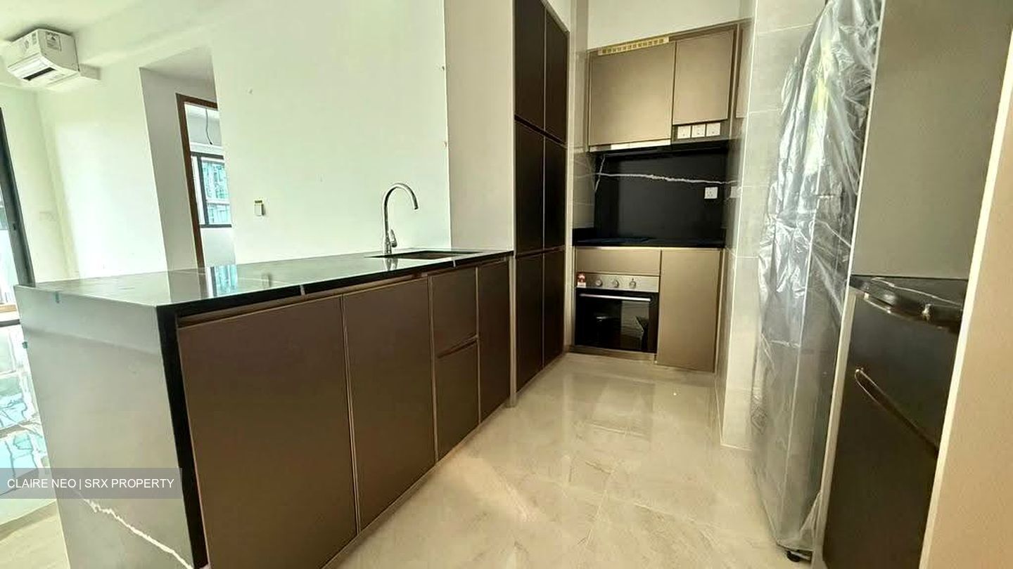 Slim Barracks Rise (D5), Condominium #637779351